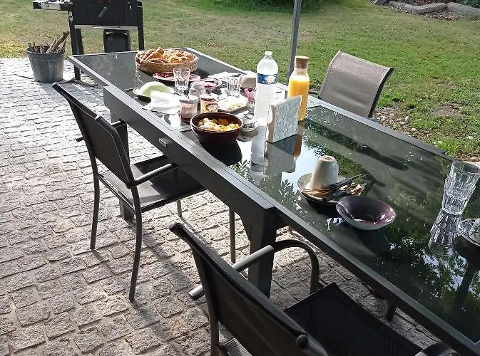 לינה וארוחת בוקר Michel Et Florence 3*