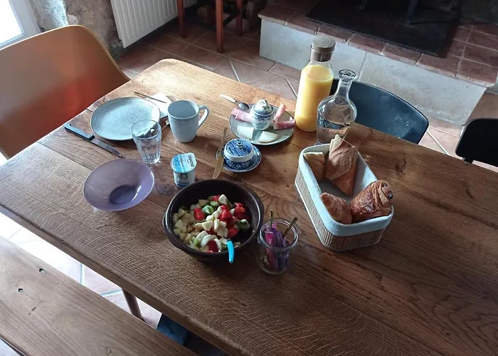 לינה וארוחת בוקר Michel Et Florence 3*