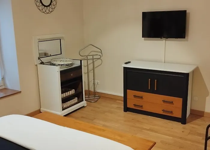 Michel Et Florence 3* פיירהוראד