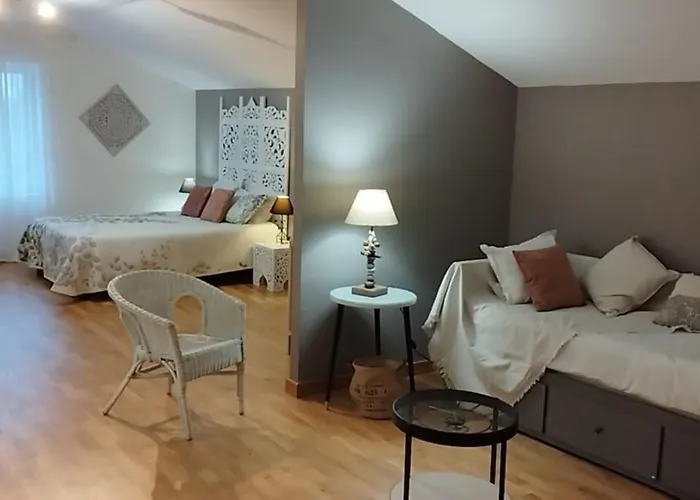 Michel Et Florence 3* פיירהוראד