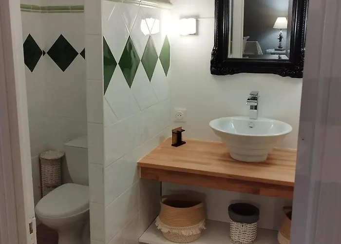 Michel Et Florence לינה וארוחת בוקר 3*