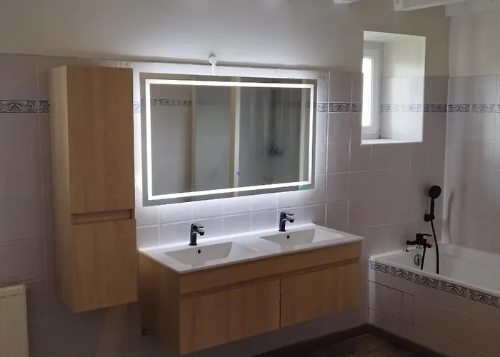 Michel Et Florence לינה וארוחת בוקר 3*